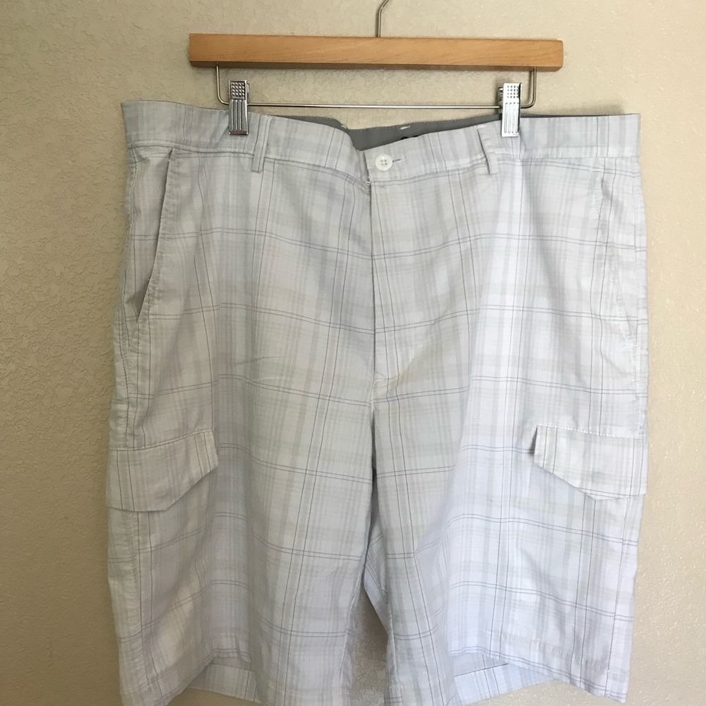 Greg Norman Collection Light Gray Plaid Cargo Shorts